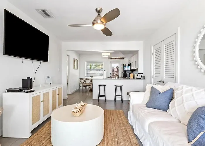 3 Palms Beachfront *